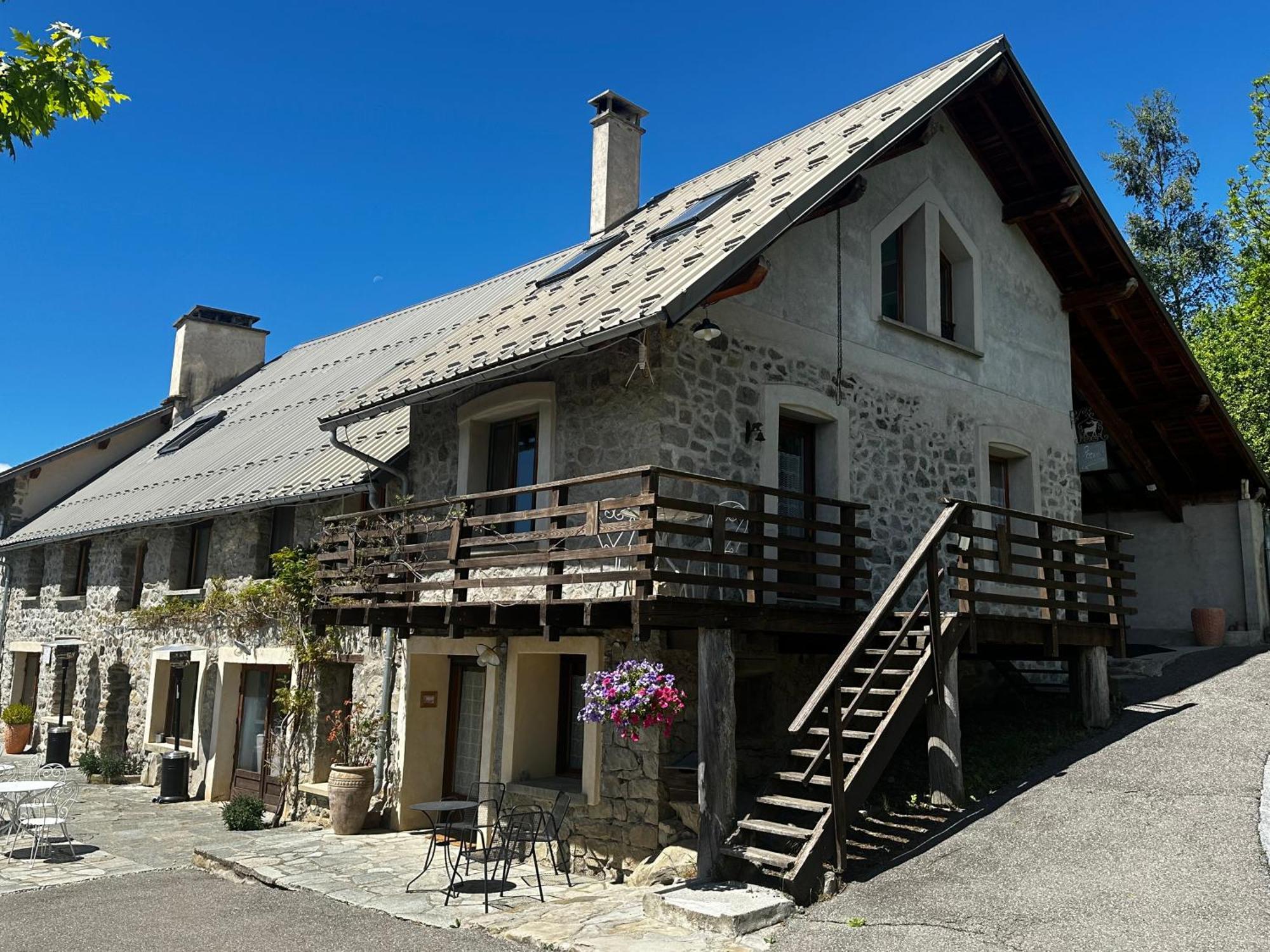 Chambre D'Hotes La Grange Des Ecrins Chabottes Exterior photo